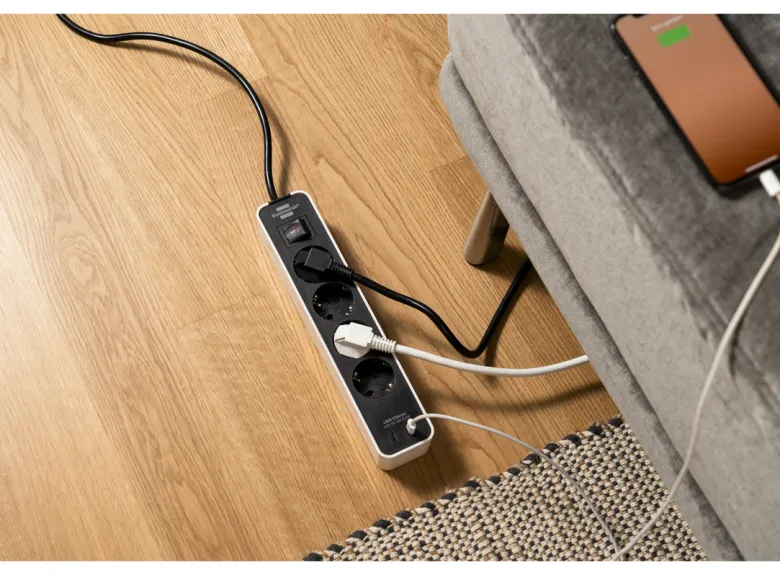 Brennenstuhl Ecolor stekkerdoos met 2 USB-C laadaansluitingen - white