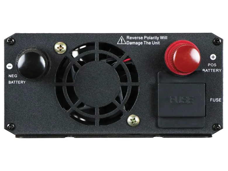 Carpoint 12V>230V omvormer met accubel - 1500 watt