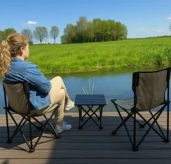 HEM tafel met vouwstoelen