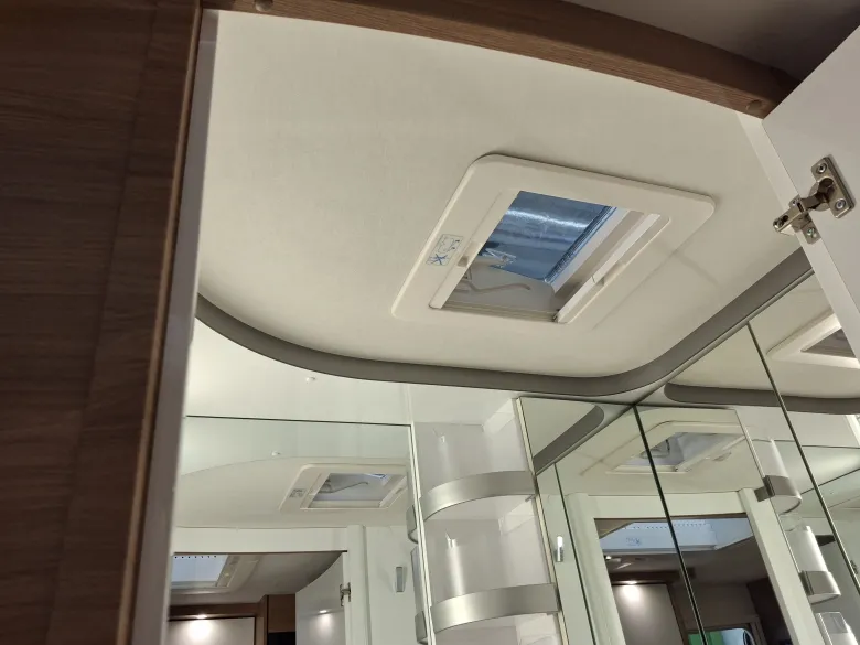Hobby De Luxe 495 UL 2023 caravan