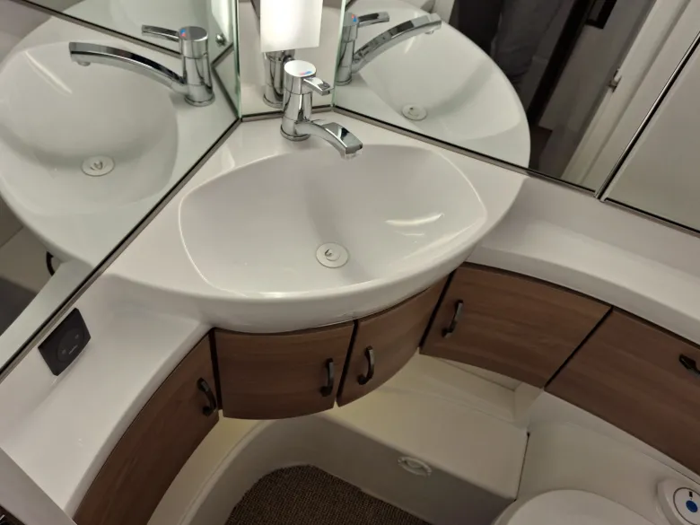 Hobby De Luxe 495 UL 2023 caravan