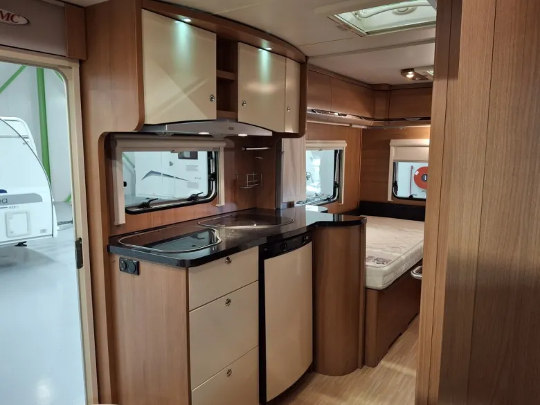 LMC Musica 490 E 2013 caravan