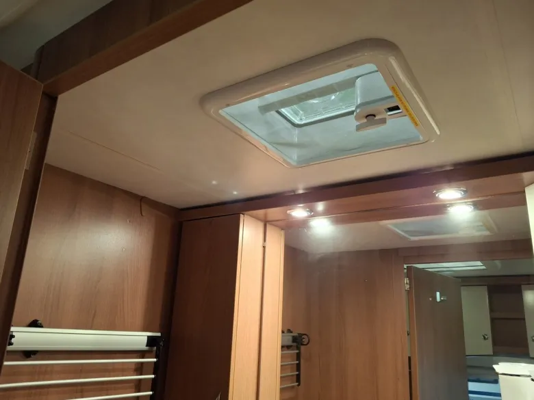 LMC Musica 490 E 2013 caravan