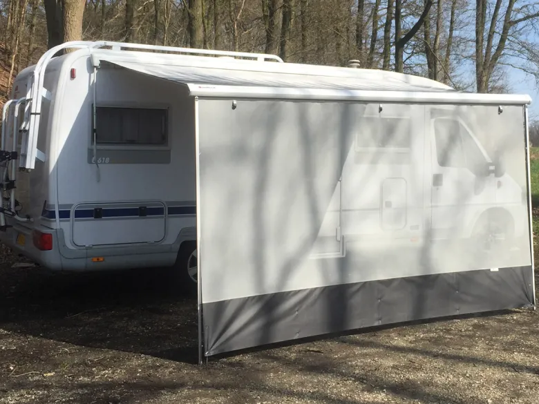 Marvella Sunbreaker 240 voorwand