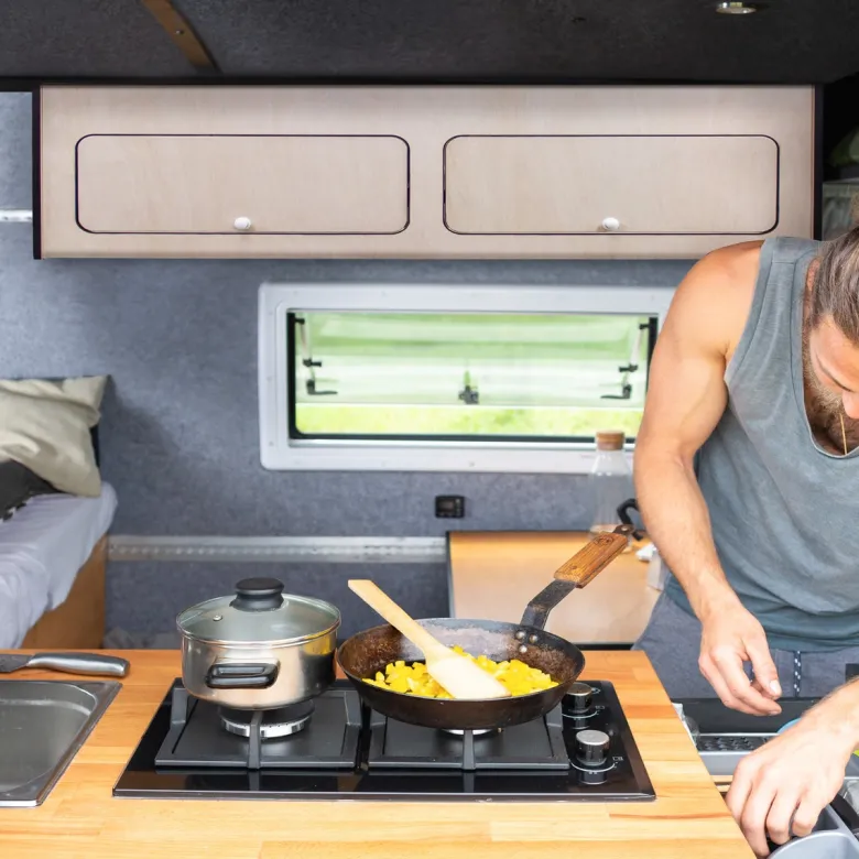 Monster Shop DIY 120x25B camperbus bovenkasten
