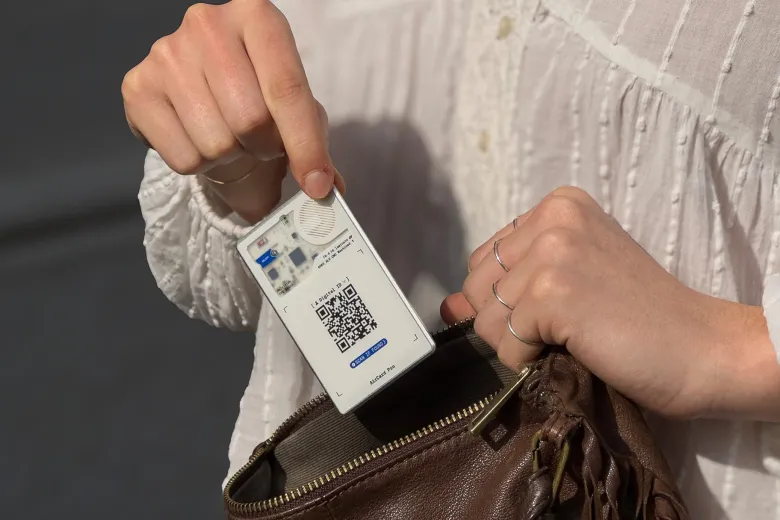 Rolling Square AirCard Pro Tracker met Google Find My - White