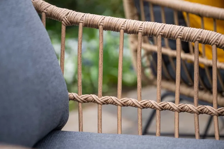 Ronde 4-persoons tuinset - Edison tafel - 4 Margriet stoelen