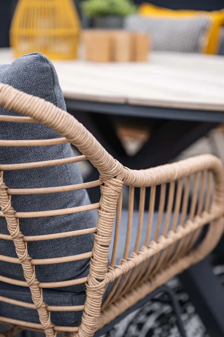 Ronde 4-persoons tuinset - Edison tafel - 4 Margriet stoelen