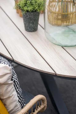 Ronde 4-persoons tuinset - Edison tafel - 4 Margriet stoelen