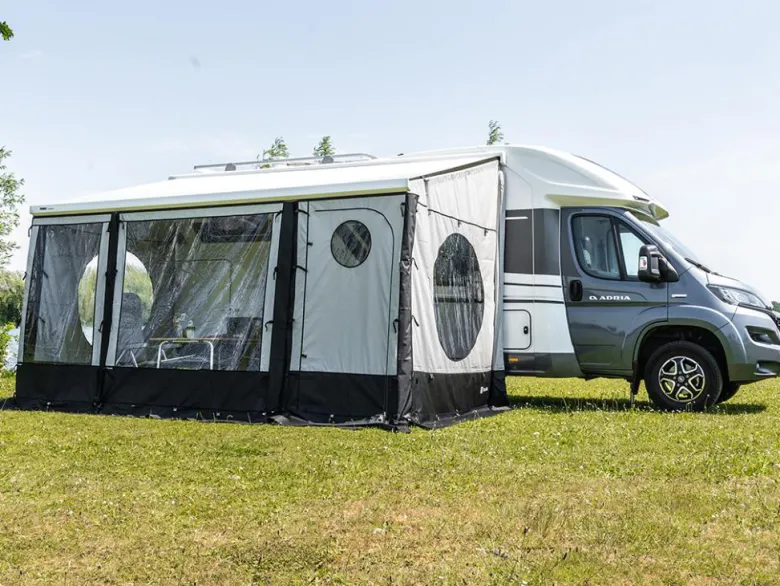 Travellife Scala 110 universele voorwand met deur