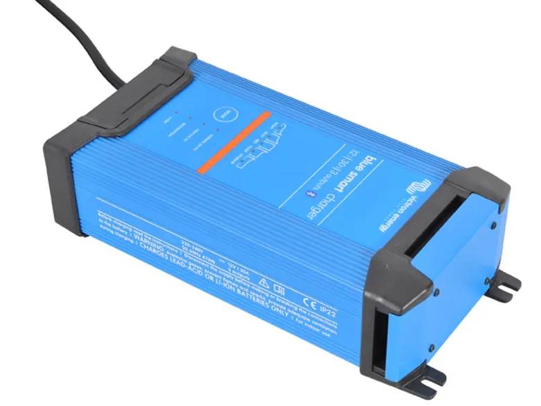 Victron Energy IP22 30 A 3C Blue Smart acculader